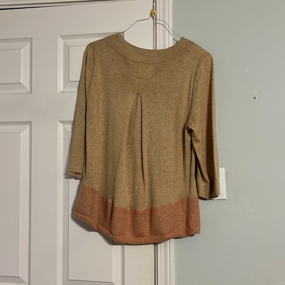 Tan and pink sweater - Picture 2 of 2